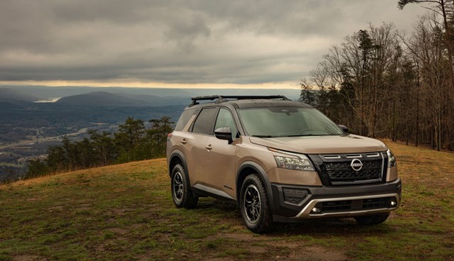 nissan pathfinder rock creek on hill